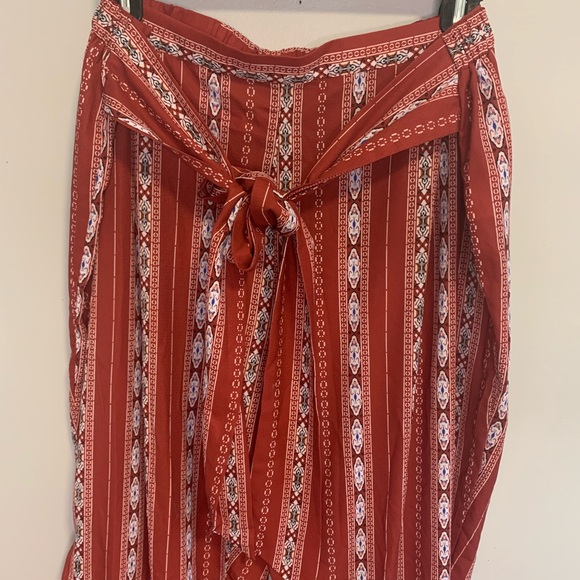 SHEIN Red Belted Geo Print Split Hem Pants #158 - Picture 4 of 9
